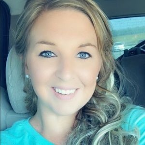 Meet your Posher, Whitney